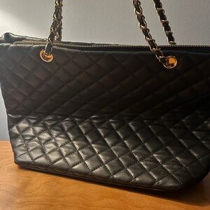 Chic Black Quilted Shoulder Bag